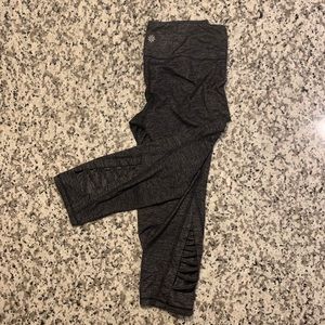 Dark grey Athleta cropped leggings